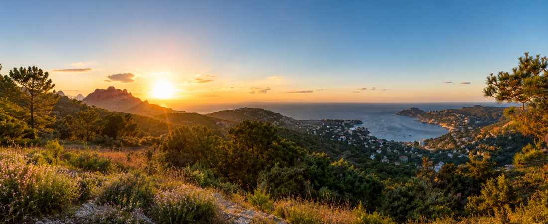 Agay: vivre, acheter, vendre