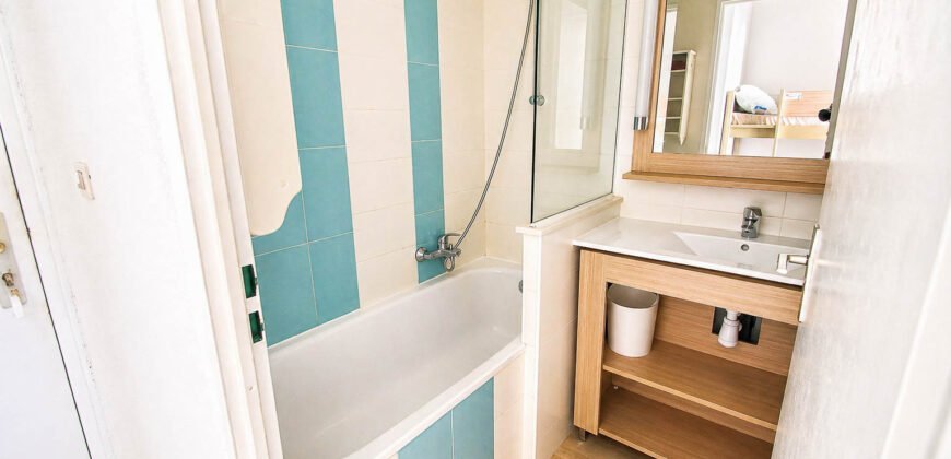 🏡 Studio avec coin nuit – Résidence avec piscine aux Golfs de Valescure